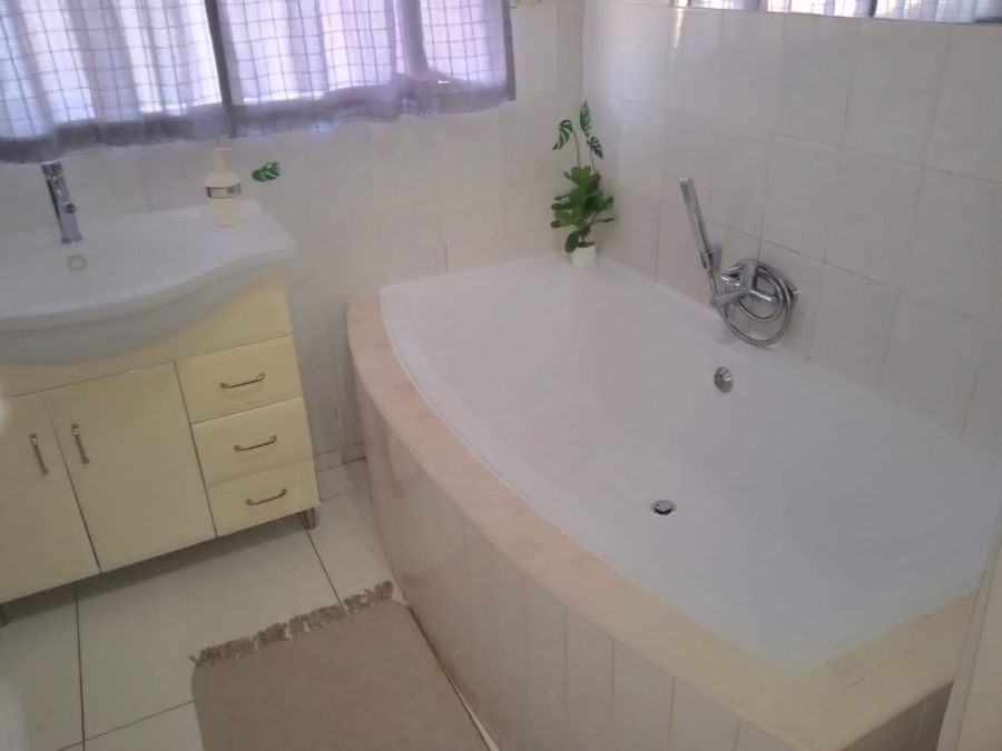 4 Bedroom Property for Sale in Gardeniapark Free State